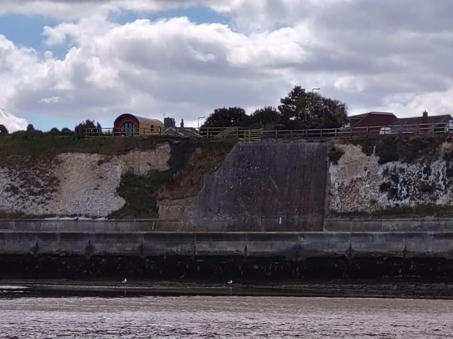 Spring Tide Cliff Top Glamping Pod With Direct Sea Views Birchington-on-Sea Eksteriør billede